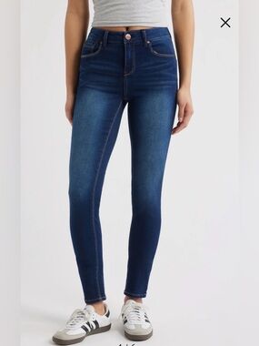 1822 Denim Mid Rise Skinny Jeans